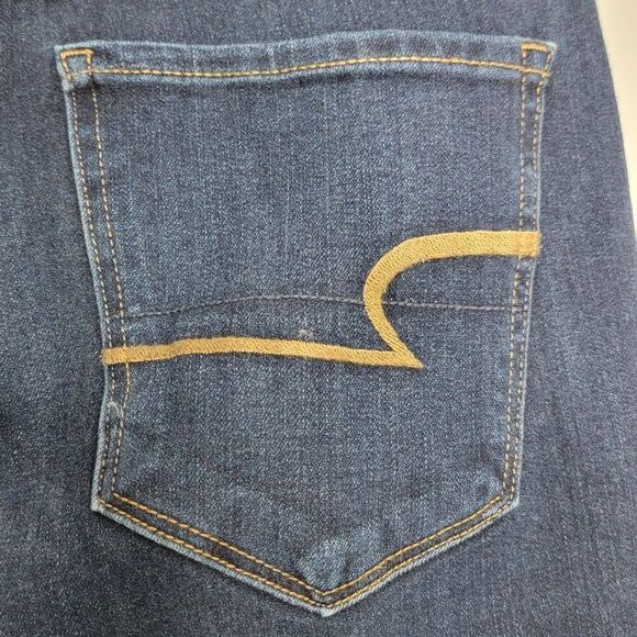 AEO Women's Super Hi rise Jegging Jeans Size 31 Med Wash Blue Denim 31x28 - Picture 8 of 10